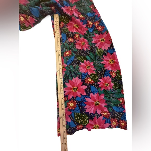 Patrons Of Peace BOHO Palazzo pants in Floral. Size Medium - Picture 7 of 7